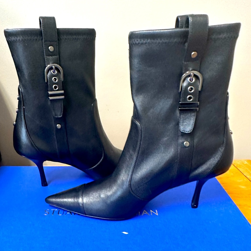 Stuart Weitzman Booties. Leather Maverick Ankle Boots 75.